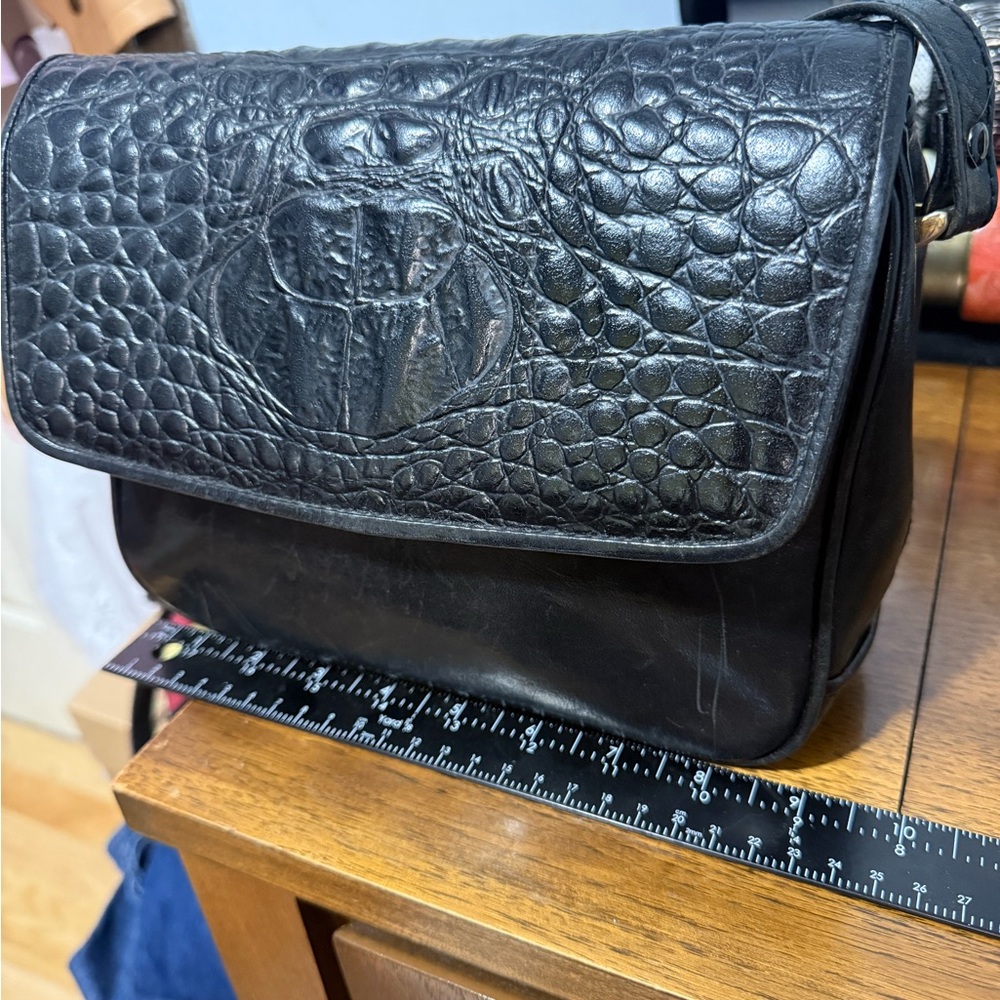 Portofino Collection Black Genuine Leather Croc-Embossed Crossbody Bag - Picture 5 of 16